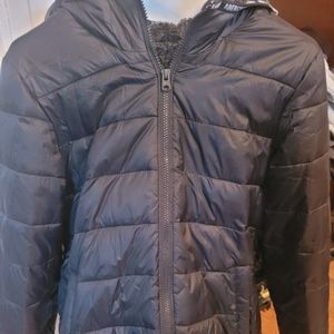 Boys size 15/16 Abercrombie black cozy hooded puffer jacket, excellent condition